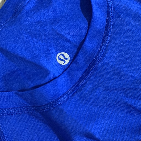 Lululemon long sleeve tops - Picture 3 of 5